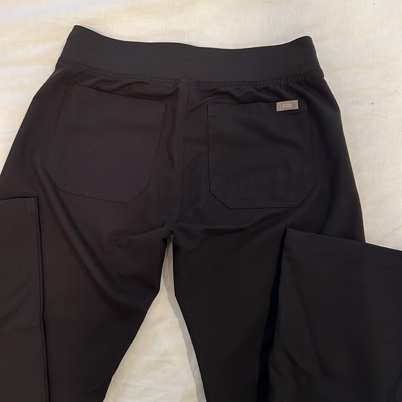 FIGS basic scrub pants - Picture 6 of 6